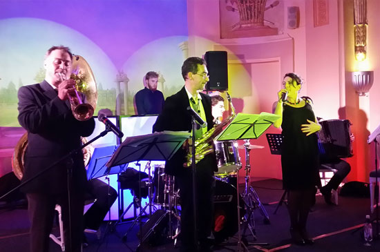 Gefilte Swing en concert Gefilte Swing en concert